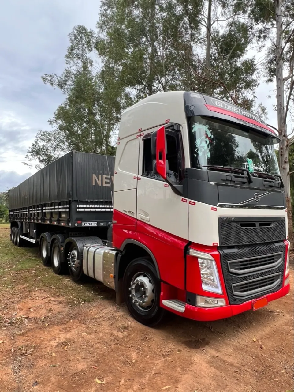 VOLVO FH 460 + carreta RANDON GRANELEIRO