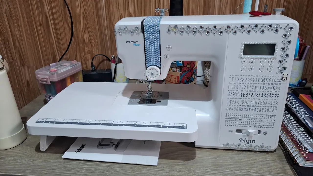 Maquina de costurar Elgin 1 ano de uso. - Foto 4