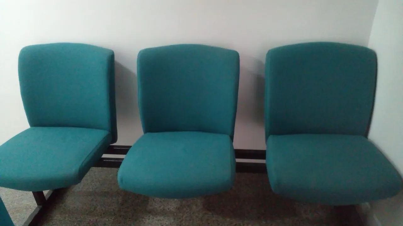Longarina para recepção (troco em máquina de costura) - Foto 2