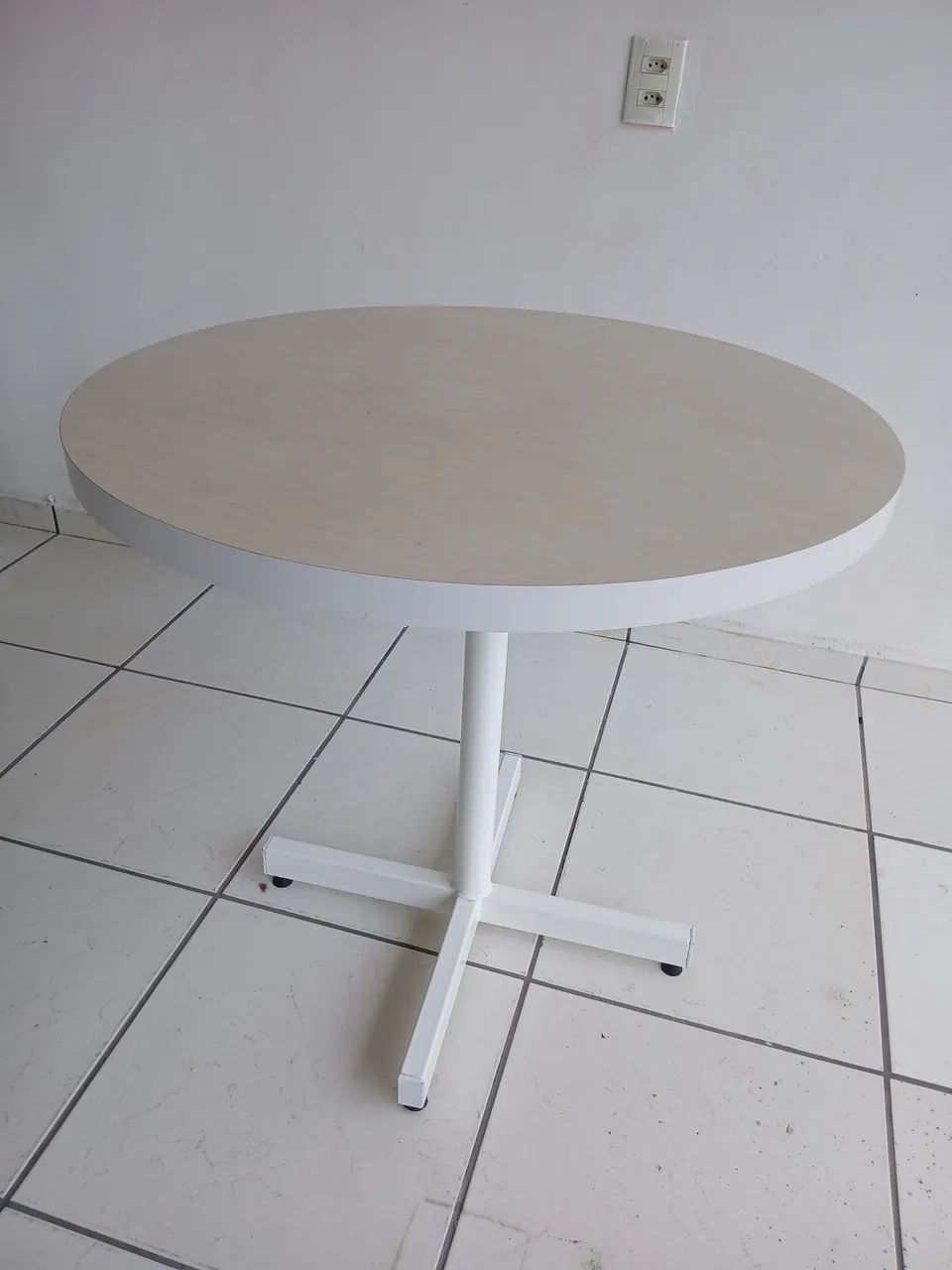 Super oferta,  mesa nova 80cm diâmetro,  com entrega,  cabe 4 cadeiras.  - Foto 5