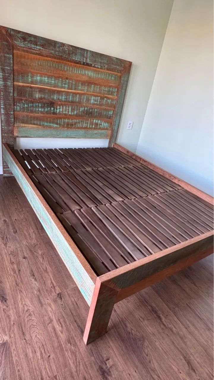 Cama Rústica de Madeira Maciça com Cabeceira - Foto 2