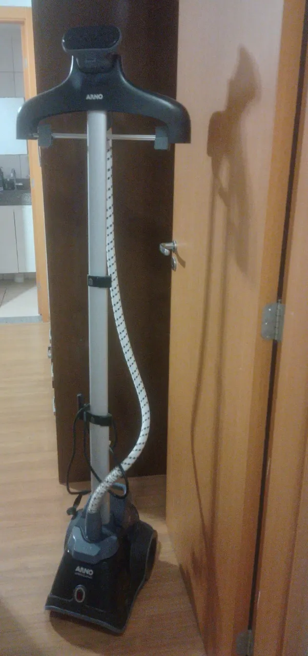 Passadeira a vapor Compact Valet Arno 110v