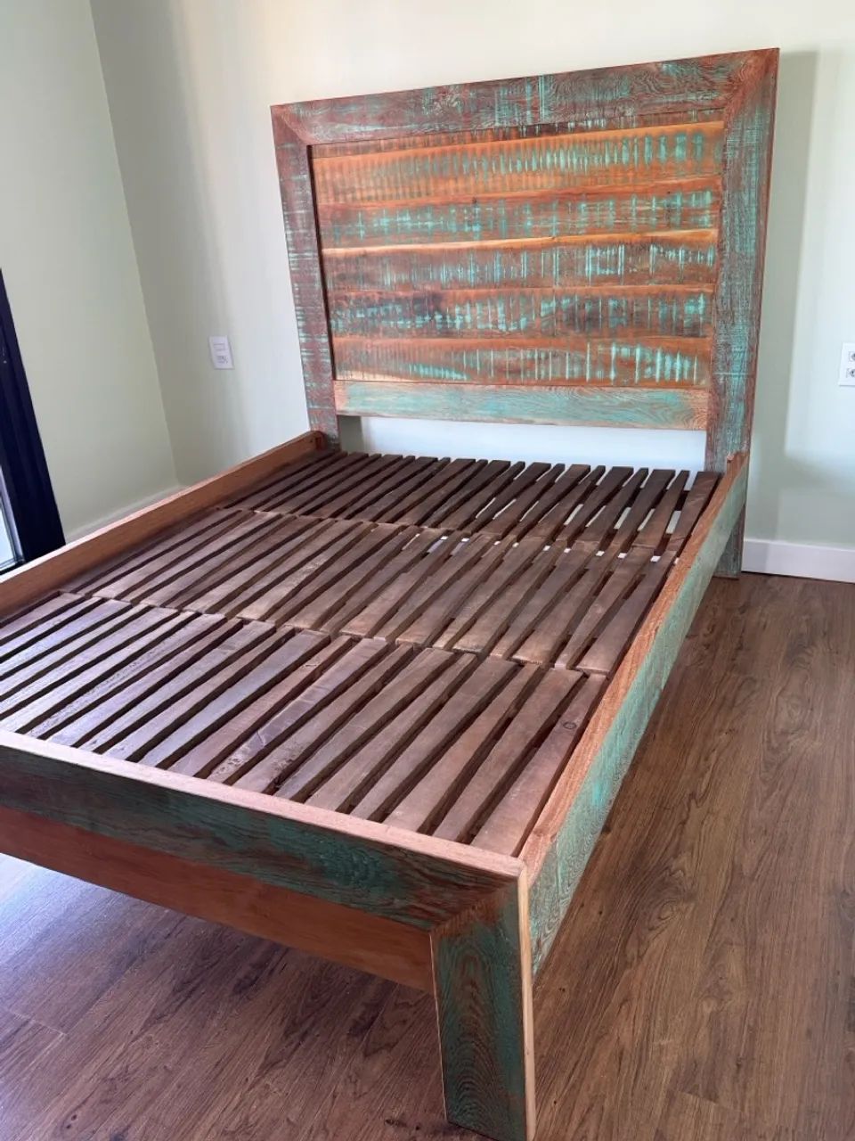 Cama Rústica de Madeira Maciça com Cabeceira - Foto 5