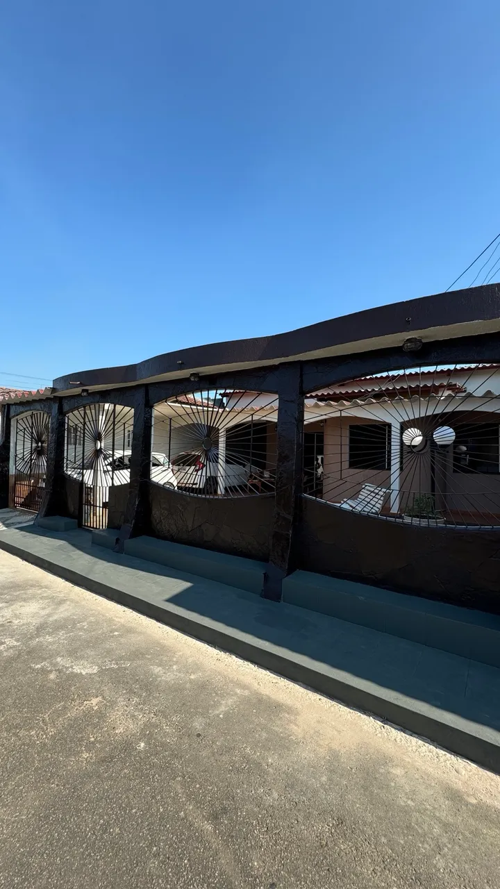 Alugo - Casa Conj. Tucumã