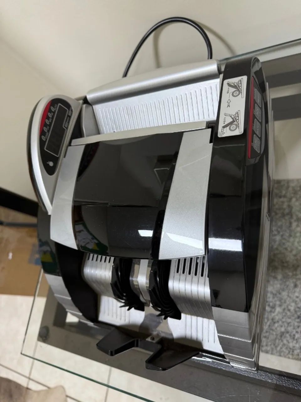 Maquina de contar dinheiro Bill Counter OR-2020 perfeito estado - Foto 3