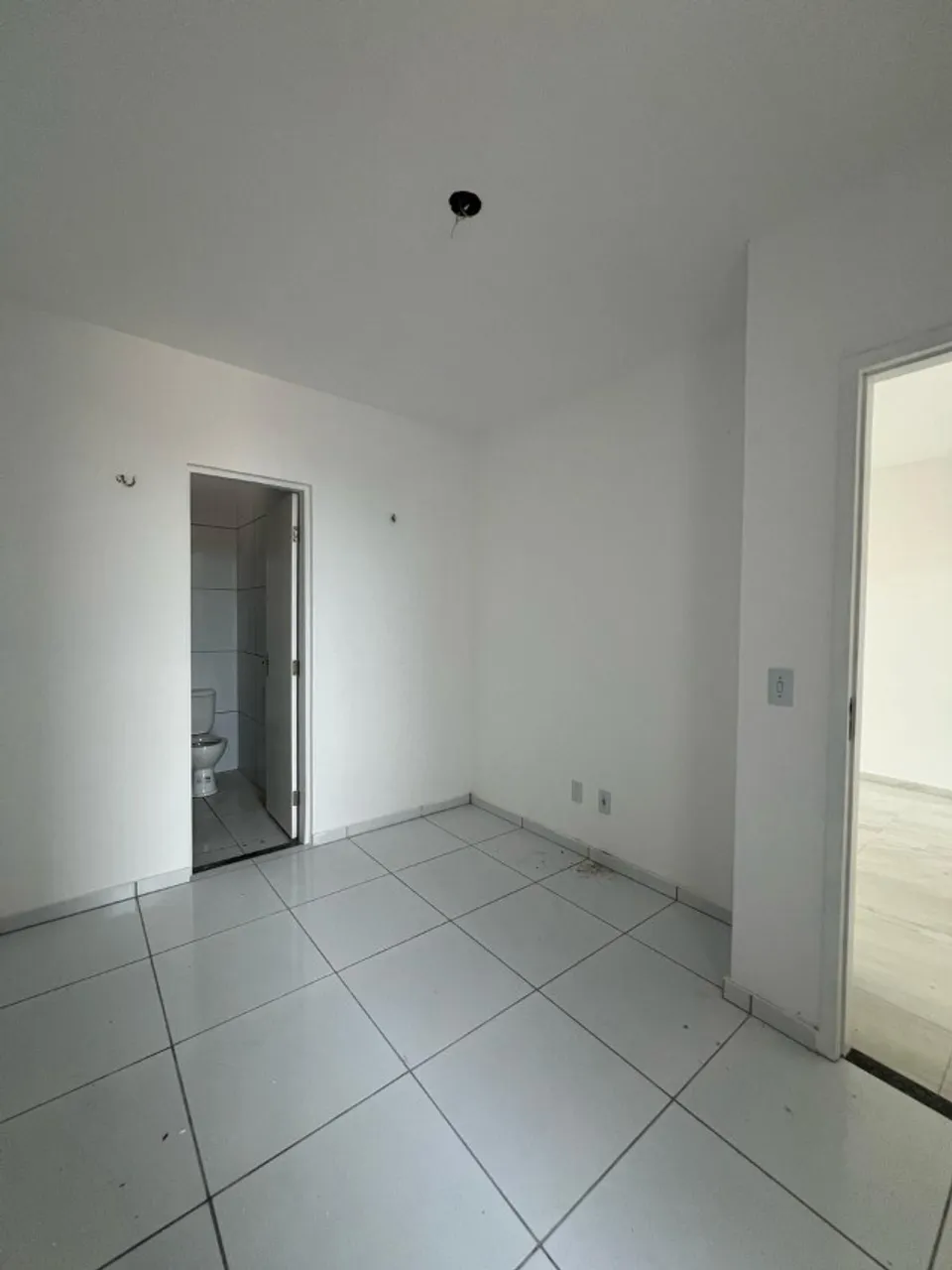 Casa com três quartos sendo dois suites no Eusébio - 75m²