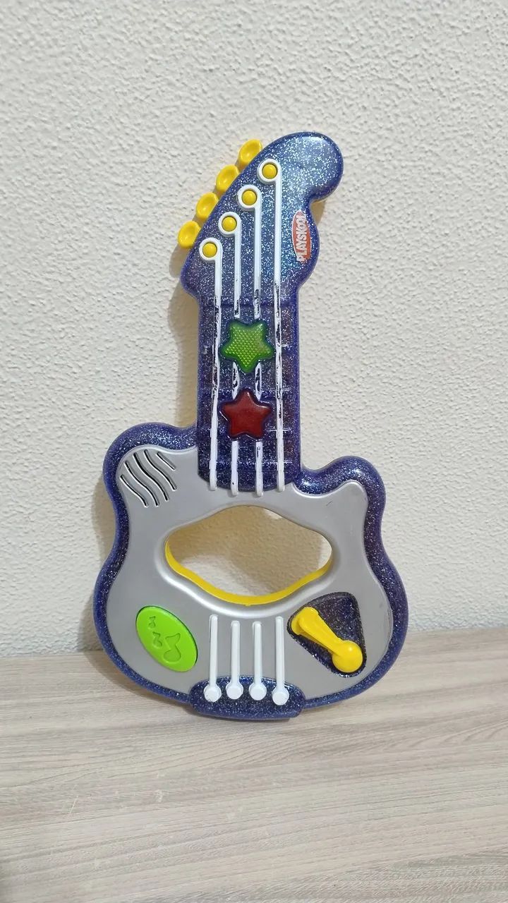 Guitarra Hasbro playskool para bebês
