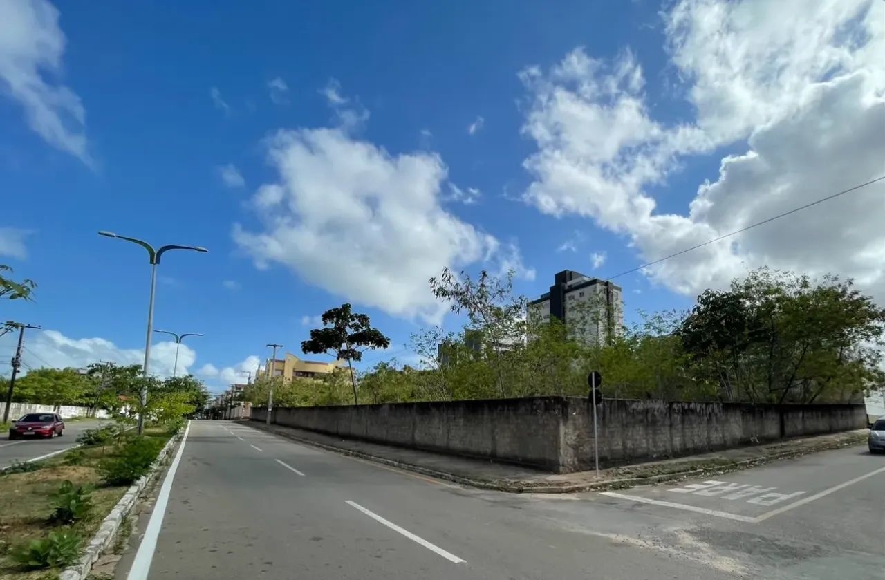 Vendo Terreno no Calhau com 3.200m2 - Murado e Documentado - Foto 5