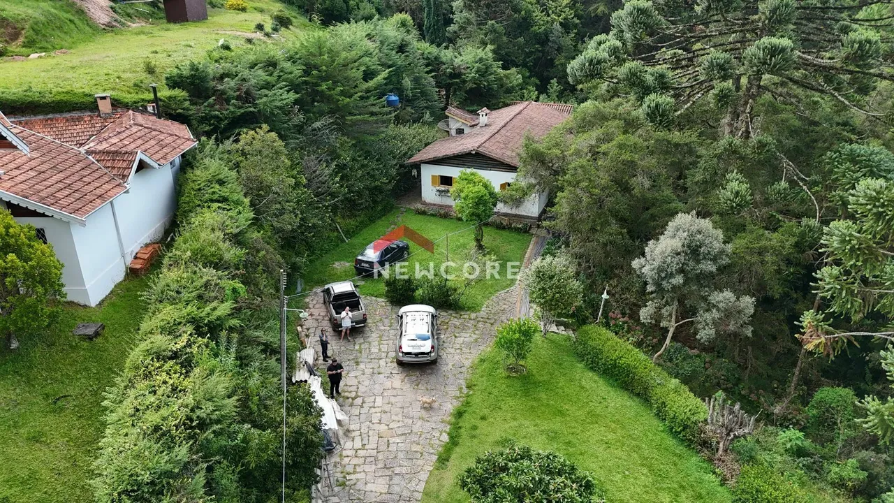 Casa em Dr. Ivan P - Vale Encantado - Campos do Jordão/SP