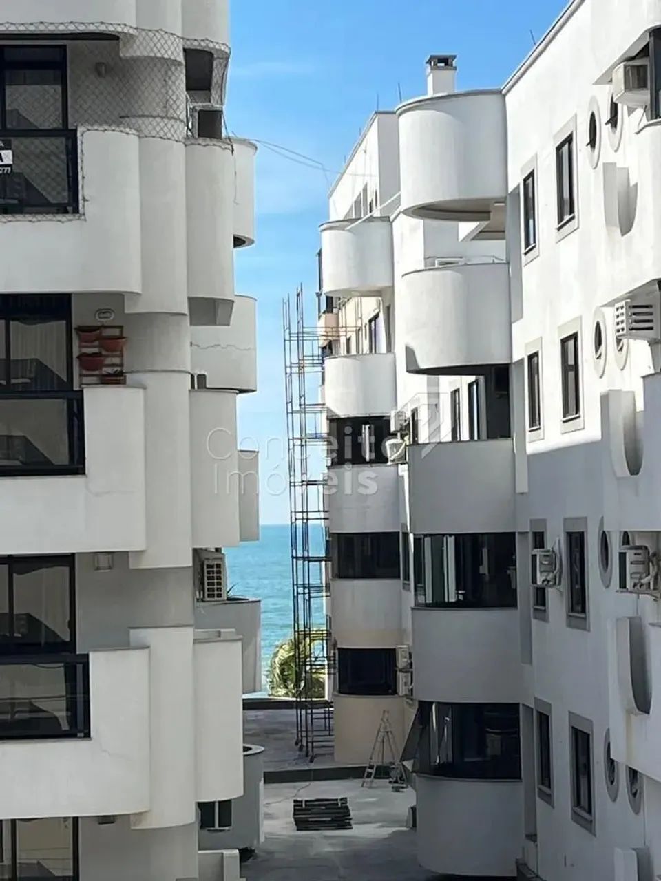 Aluguel por diária AP 3Quartos -1 Vaga -10p- Meia Praia -SC