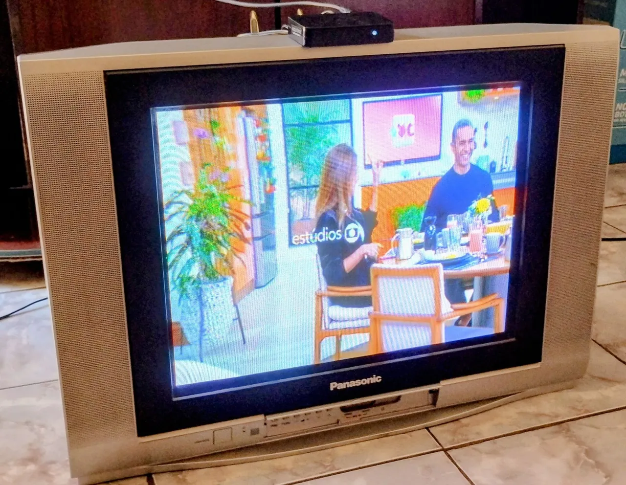 TV Panasonic 21 polegadas + conversor Aquário