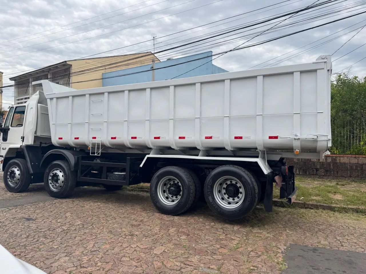 Ford cargo 2428 basculante 4 eixo ano 2011 - Foto 10