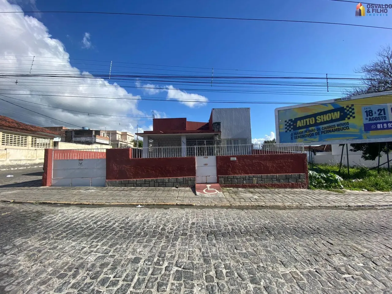 Casa comercial 4 dormitórios para vender ou alugar Indianópolis Caruaru/PE