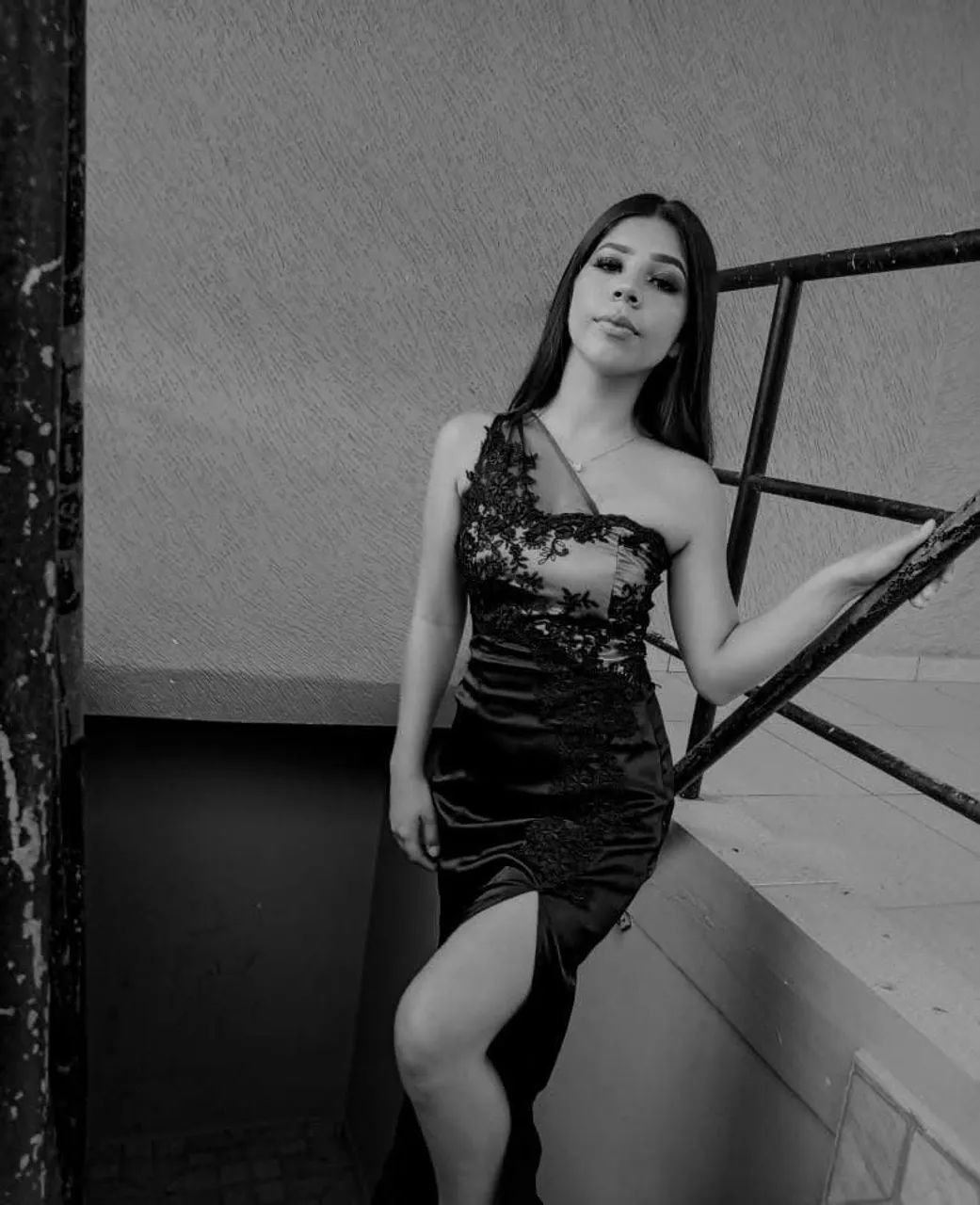 Vestido preto com renda - Foto 2