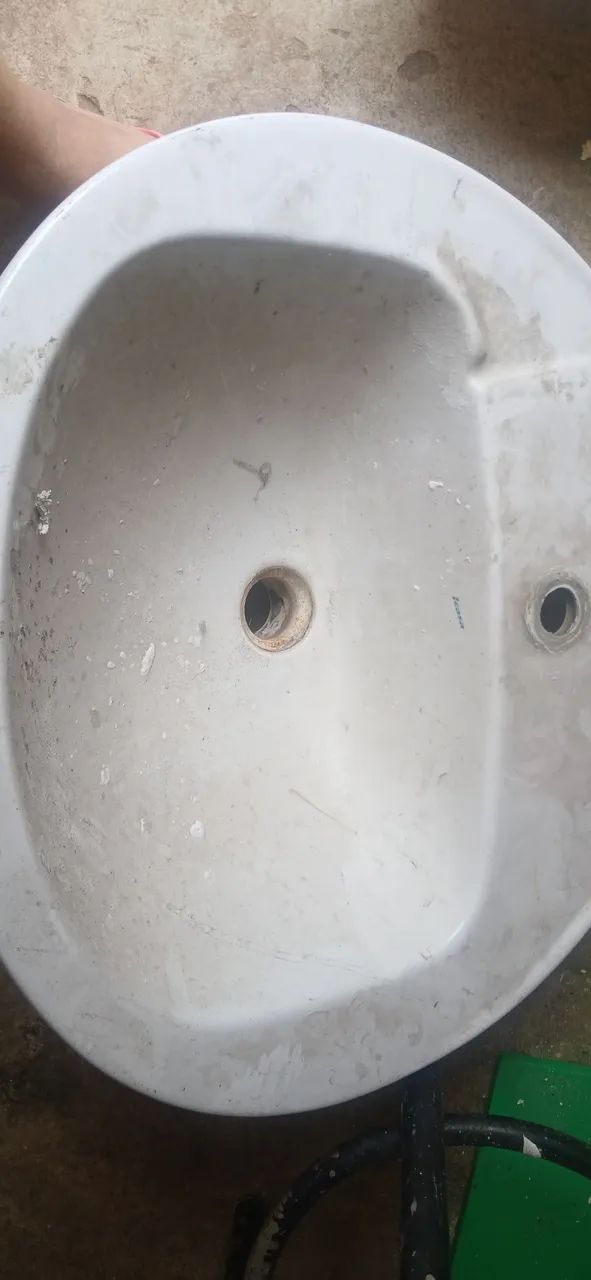 Bathroom sink64319317014145122