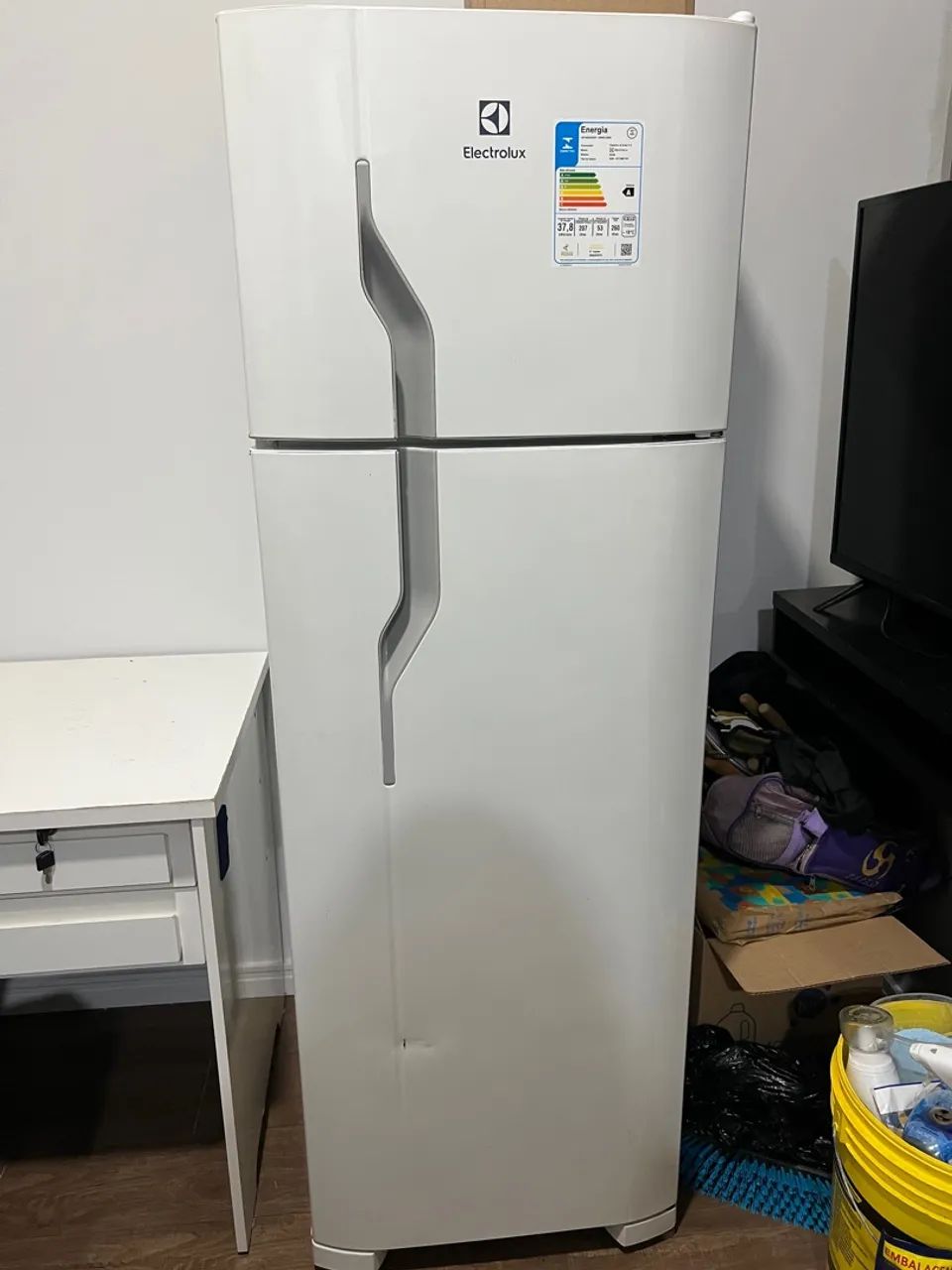 geladeira electrolux 260L duas portas
