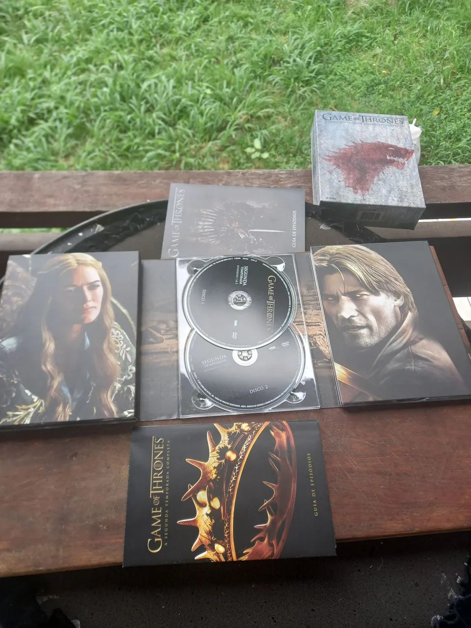 Box dvds GOT 1 e 2 temporadas 10 discos - Foto 3