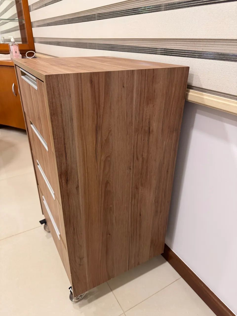 Mesa auxiliar novinha64307308769025122