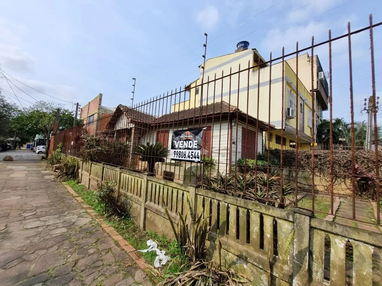 Terreno de esquina por 500mil à venda, na Av França, Bairro Navengantes, Porto Alegre/RS