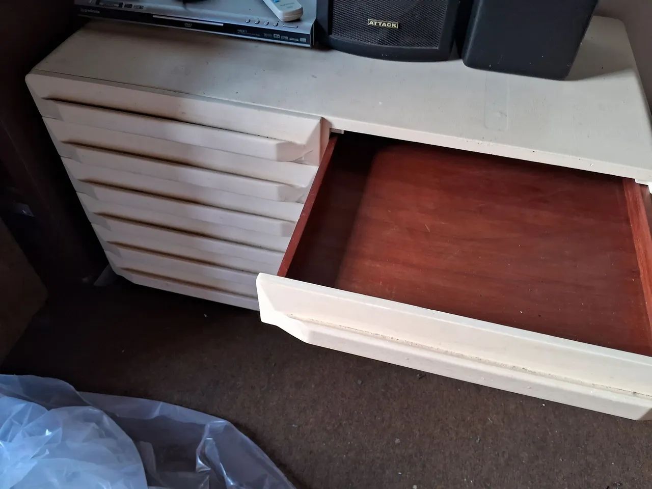 White wooden drawer64374838321410124