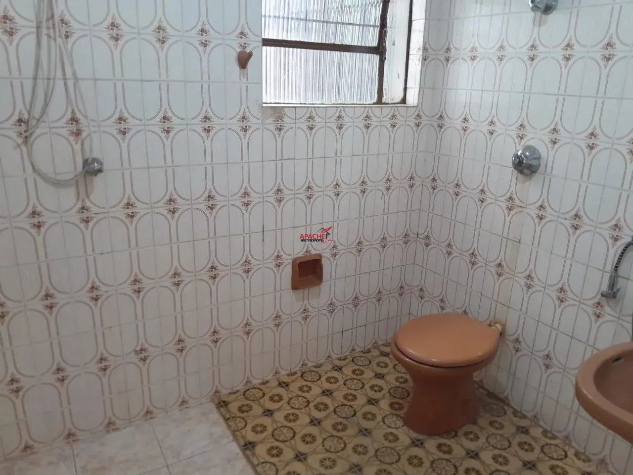 Loja com kitnet para locação, no bairro Santo Antônio em Viçosa - MG. - Foto 12