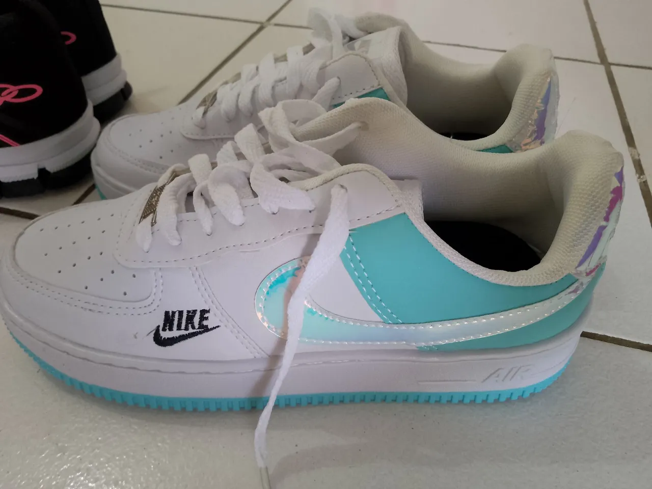 Tênis Nike Air Force 1 Feminino - Azul Claro
