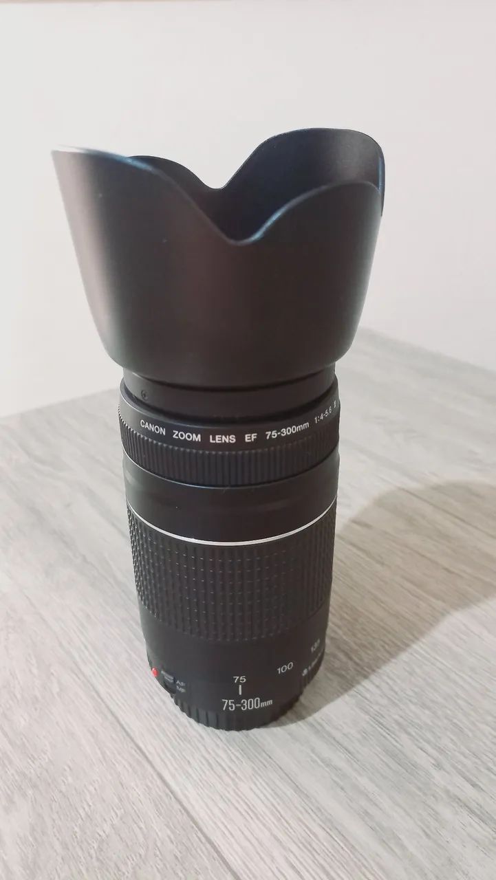 Lente Canon 75-300mm nova nunca usada