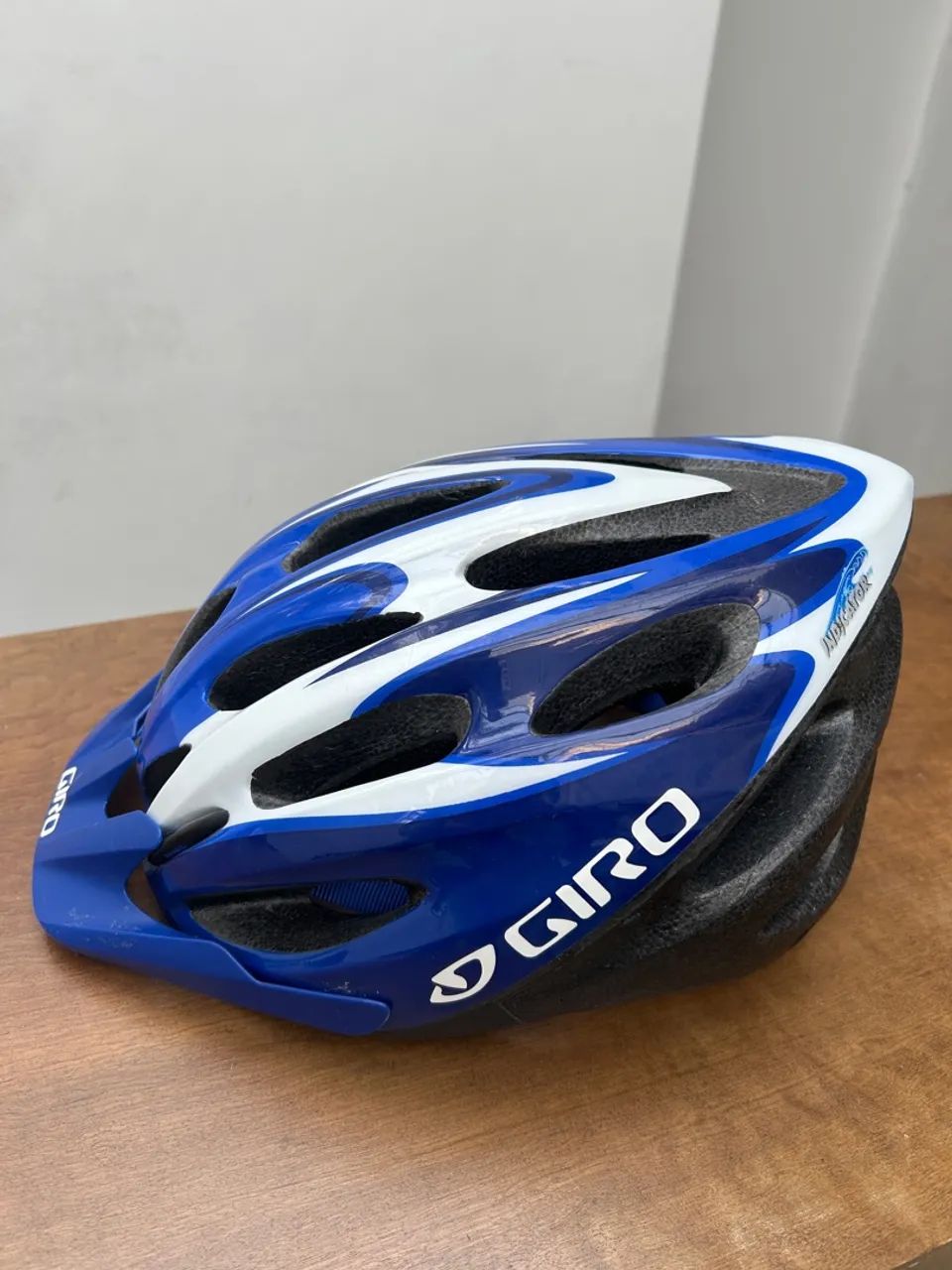 Capacete Giro Indicator - Azul e Branco