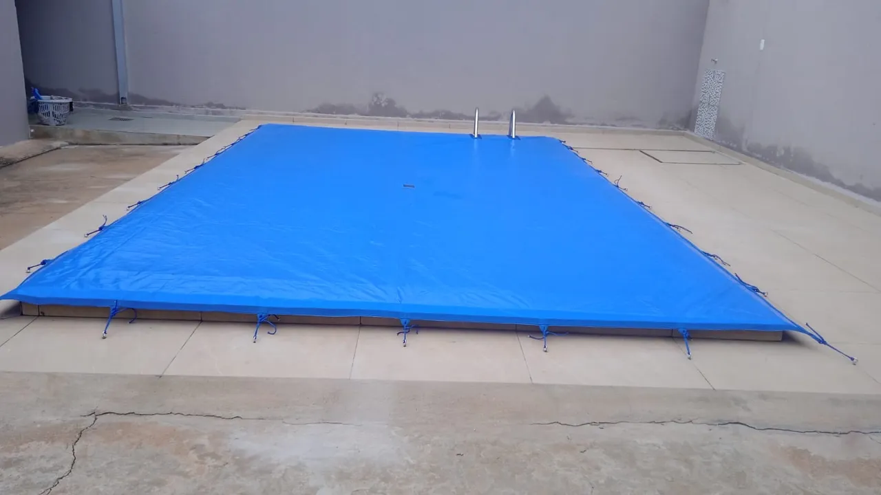 Lona resistente para piscina