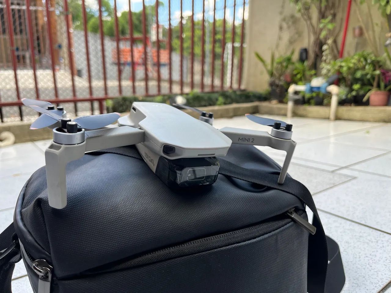 Drone DJI MINI 2 completo 3 baterias com bolsa - Foto 2