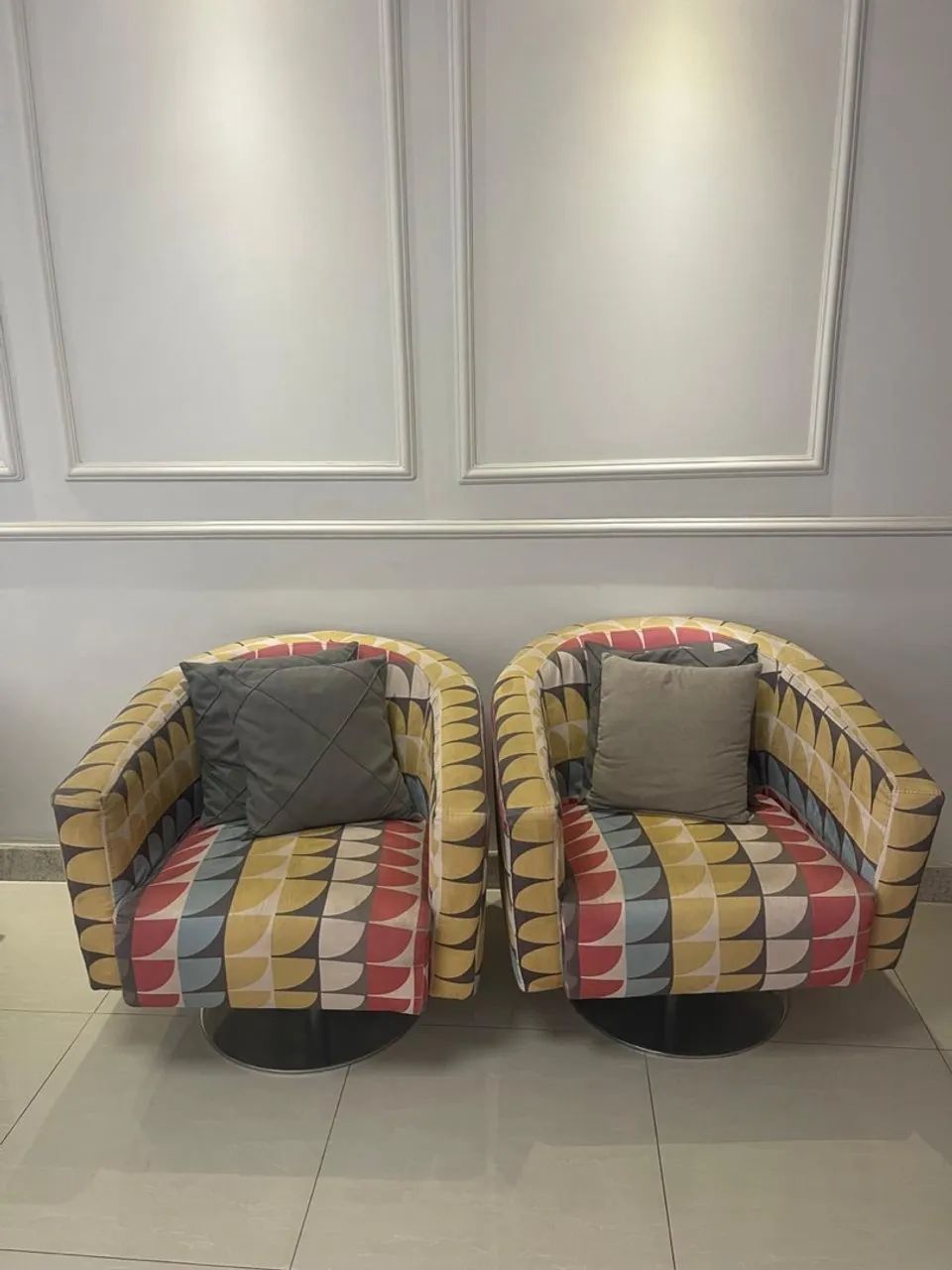 Poltronas Giratórias Modernas - Design Exclusivo