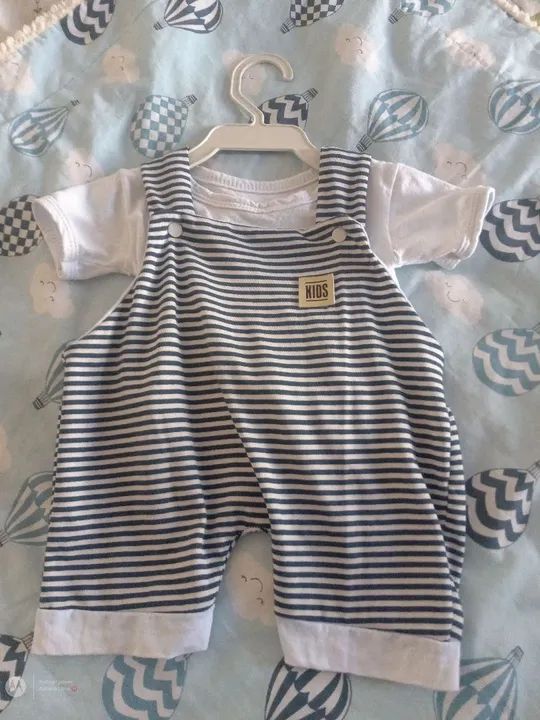 Roupas de vários tamanhos 