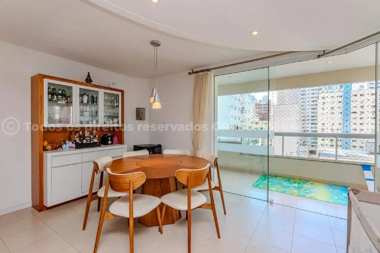 Apartamento a venda no Edifício Estrela do Mar mobiliado com 03 Quartos sendo 01 Suíte no