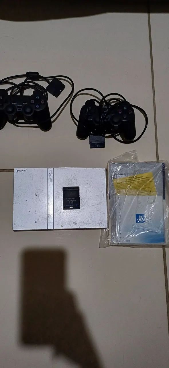Playstation 2 com 2 controles - Foto 2