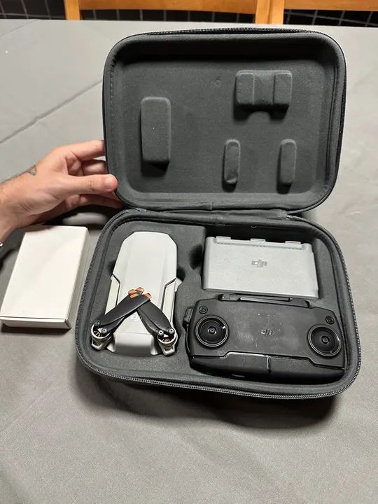 Drone DJI Mini 2 SE + Kit Fly More (3 baterias) - Compacto e Potente, Ótimo Estado! - Foto 3