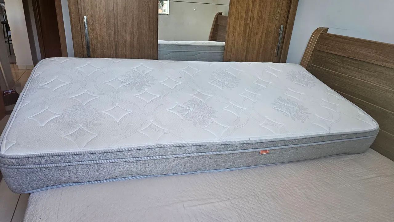 COLCHÃO SOLTEIRO EURO SEMI NOVO OTIMO VALOR - Foto 2