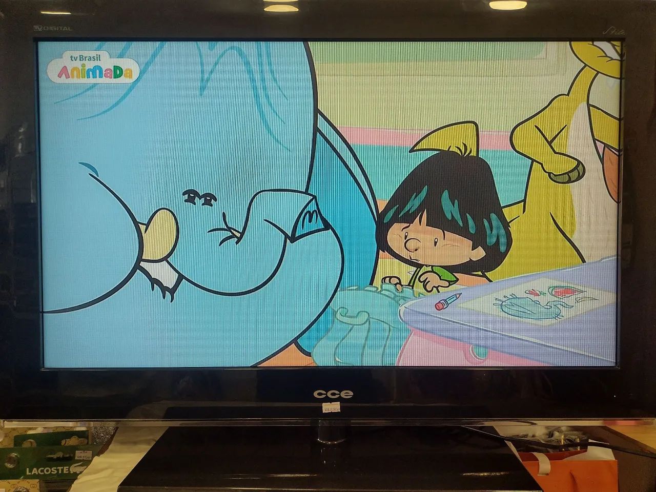 2 tvs de 32" CCE e Samsung  - Foto 3