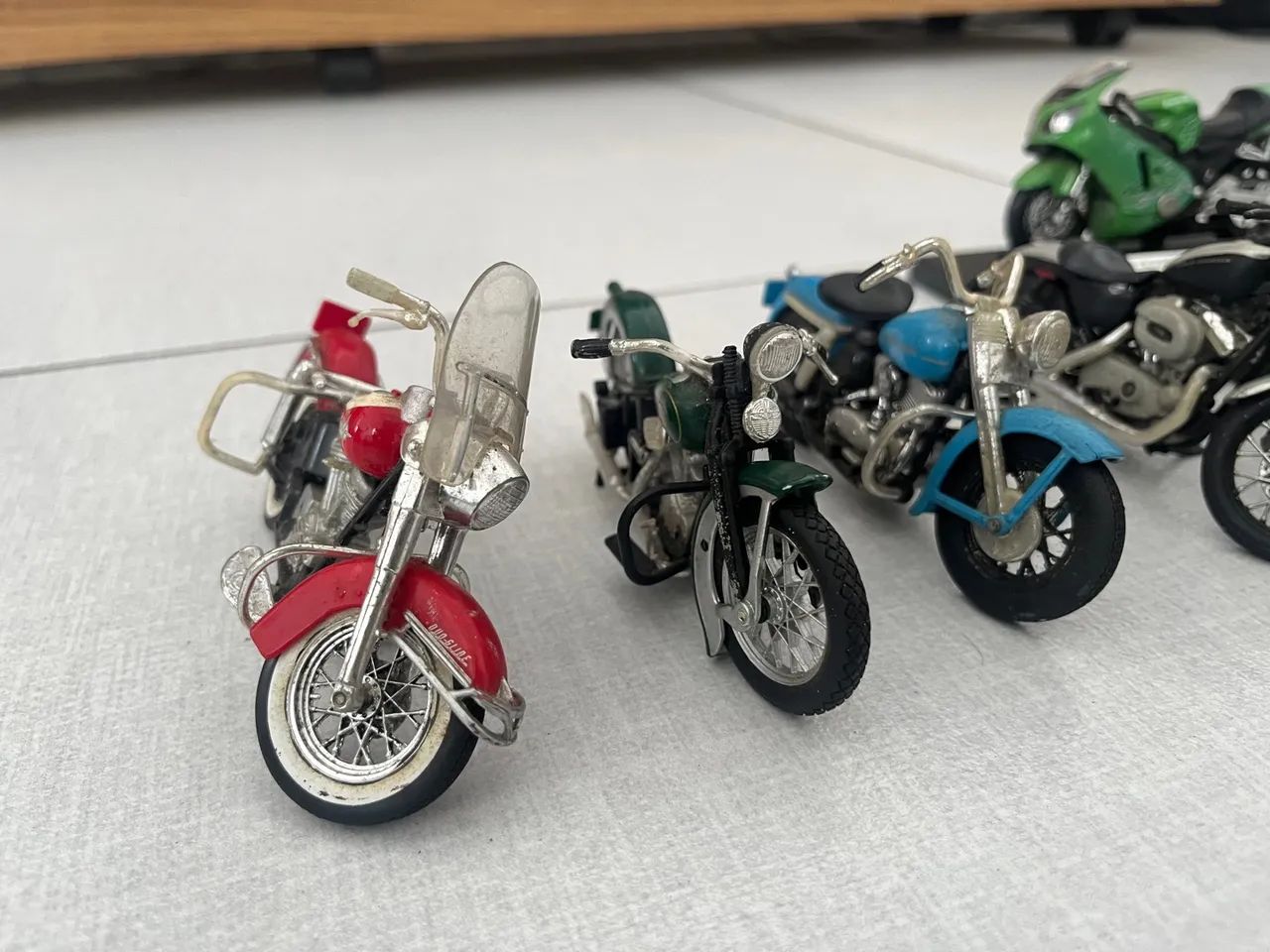 Coleção de Motos em Miniatura maisto + Kawasaki ninja de colecionador  - Foto 2