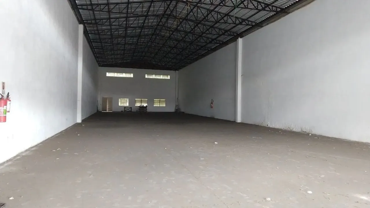 Galpão/Depósito/Armazém à Venda no Partenon com 2000 m² de Área Útil Disponível