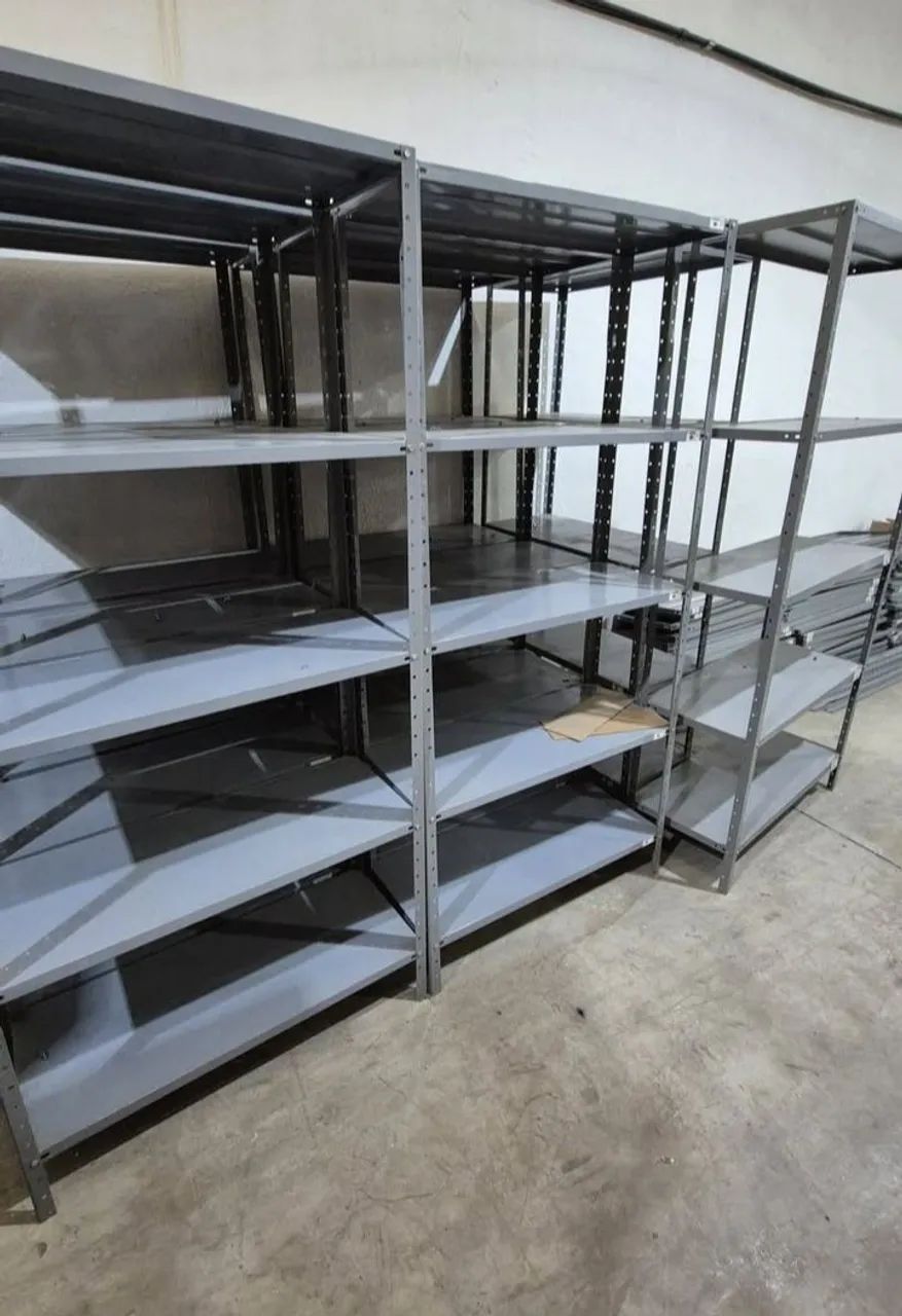 Prateleiras seminovas 40 de profundidade 