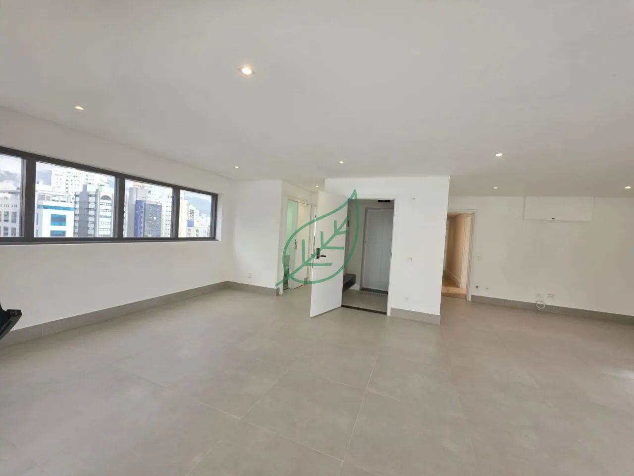 Apartamento á venda,4 dormitórios, 3 suítes, 4 vagas Itaim Bibi - Foto 2