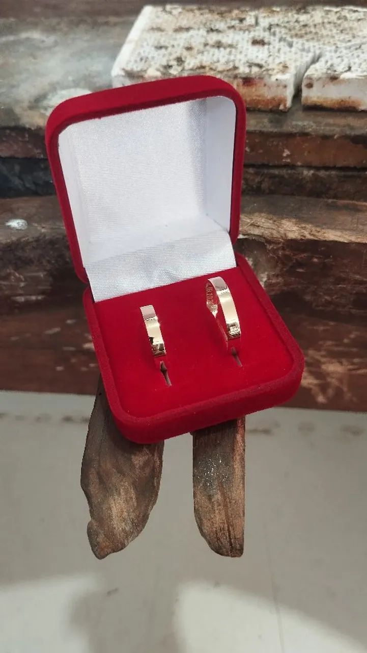 Alianças modelo reta em ouro 18k (750) - Foto 2