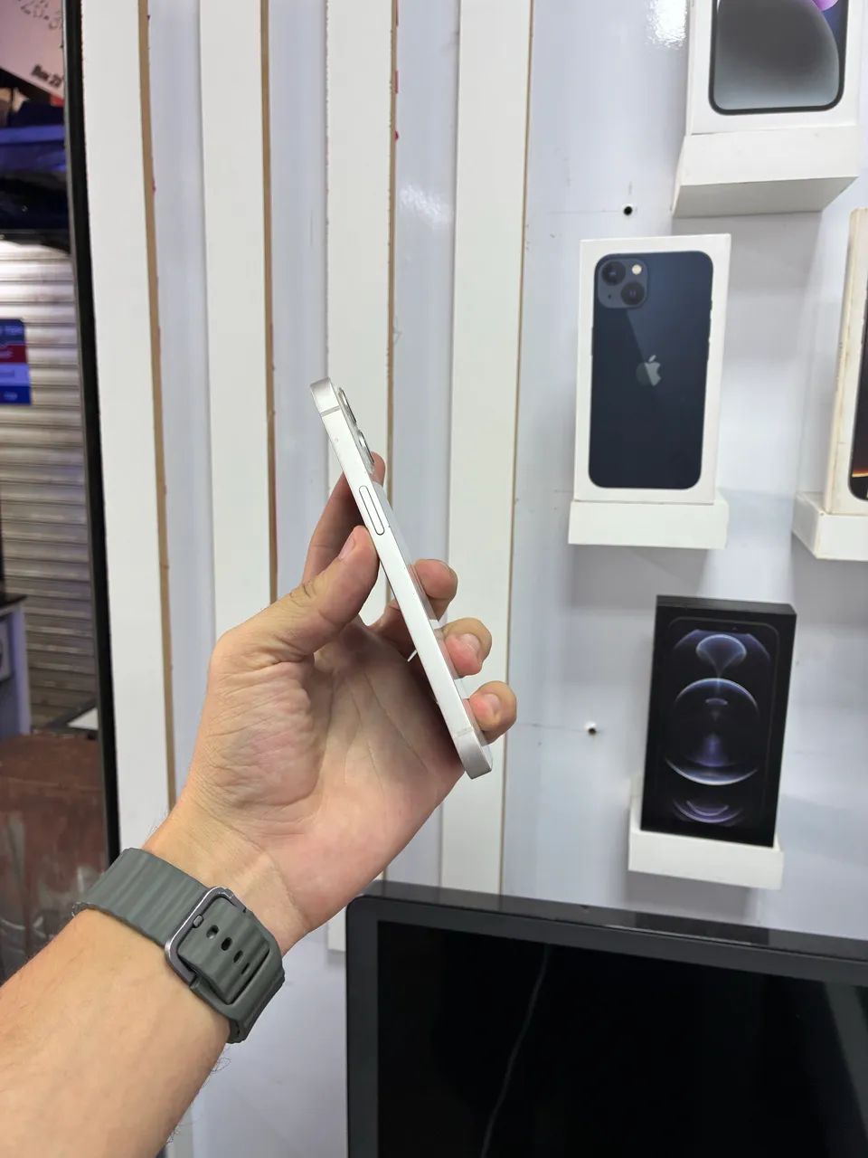 IPHONE 13 - 128GB BRANCO  - Foto 2