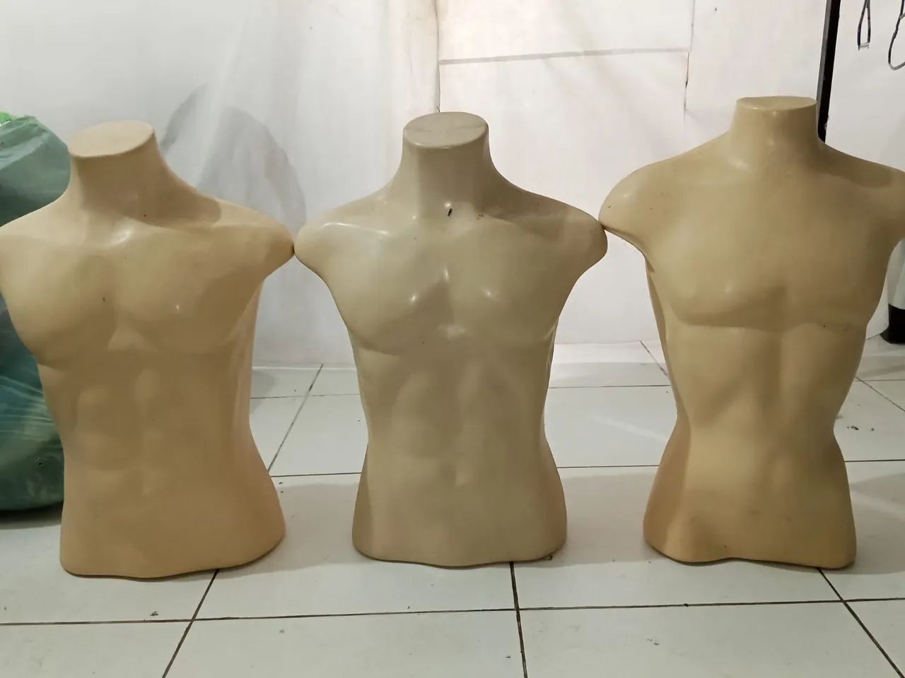 BUSTOS E MANEQUINS