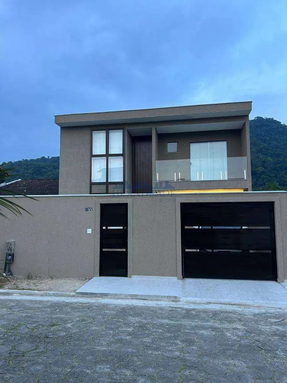 Vargem Pequena I Casa Nova de Alto Padrão | 240m² | Condomínio Montserrat 2