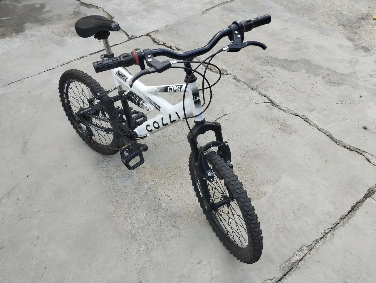 Bicicleta infantil semi nova  - Foto 3
