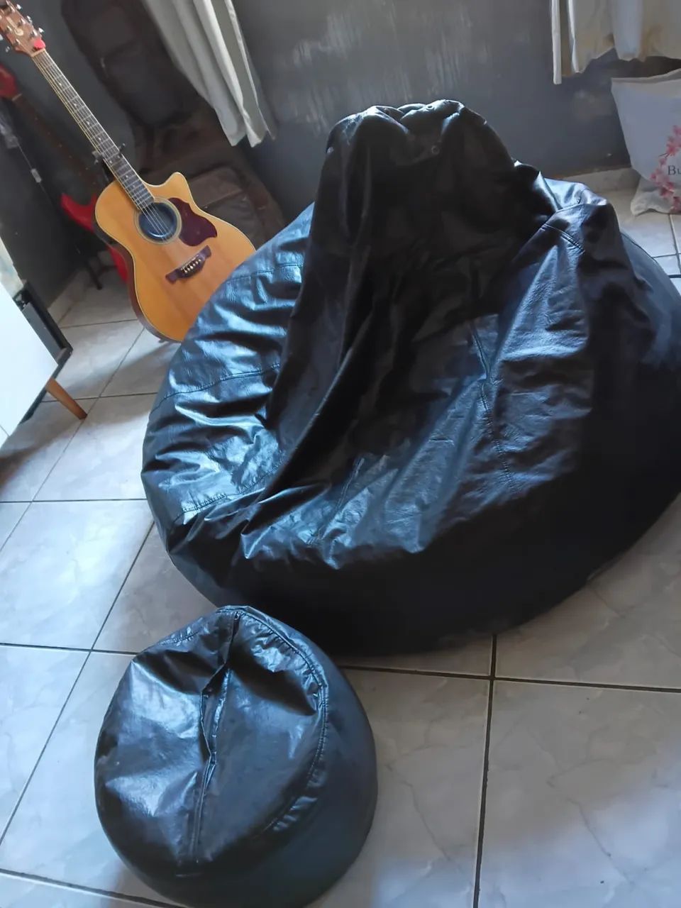 Puff grande preto com descanso  - Foto 3