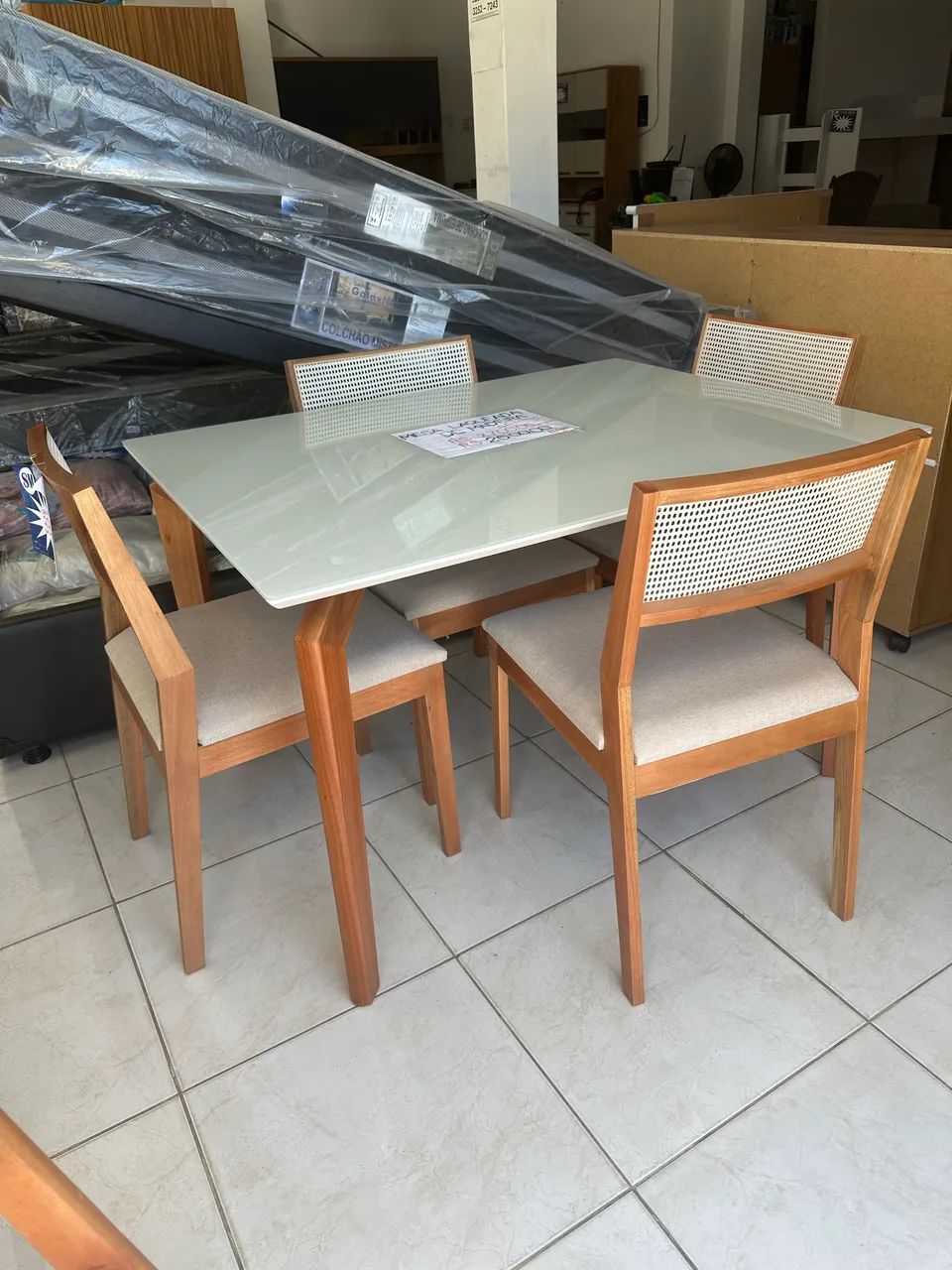 Mesa laqueada  - Foto 3