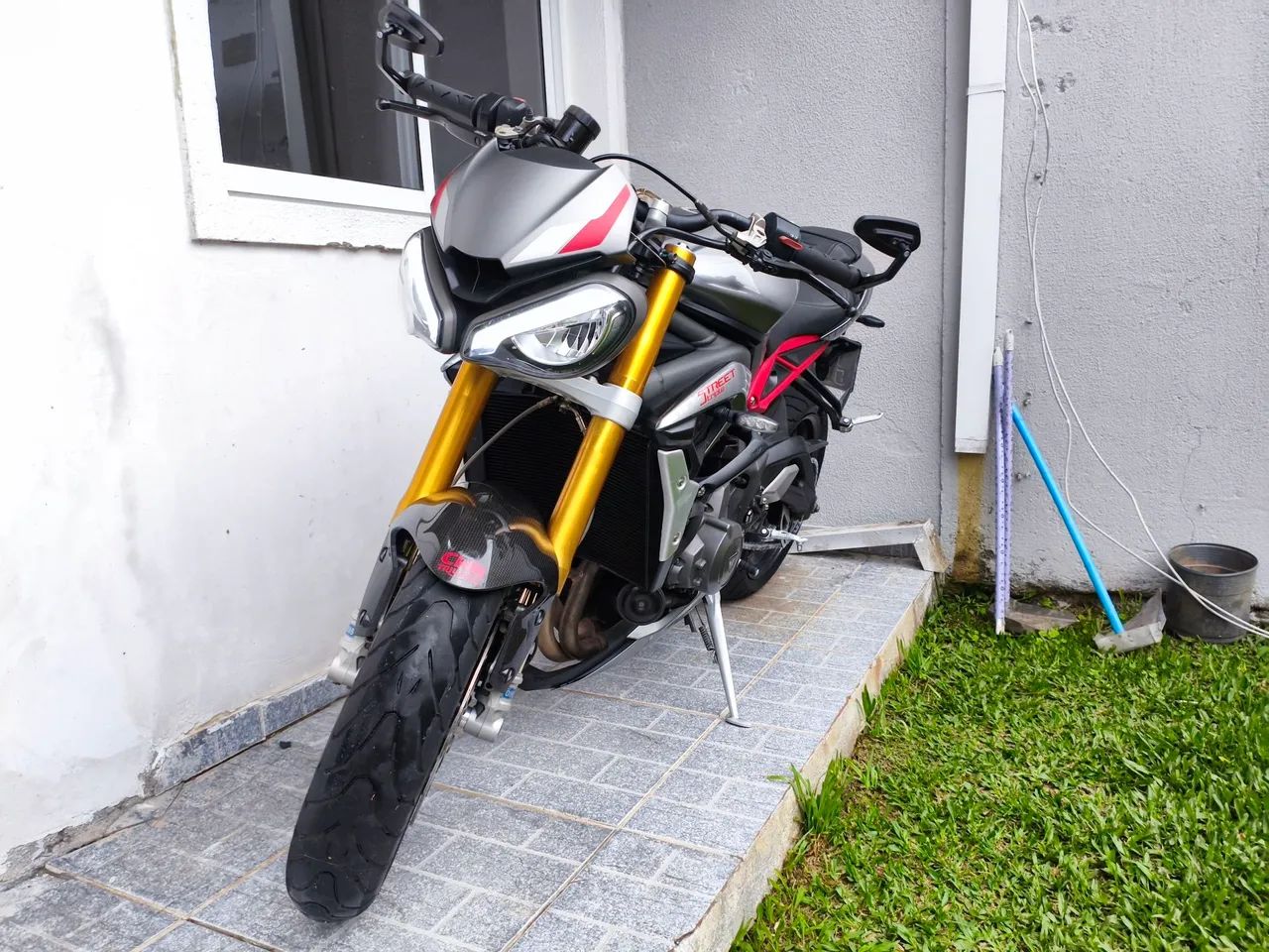 Triumph Street Triple RS - Foto 3