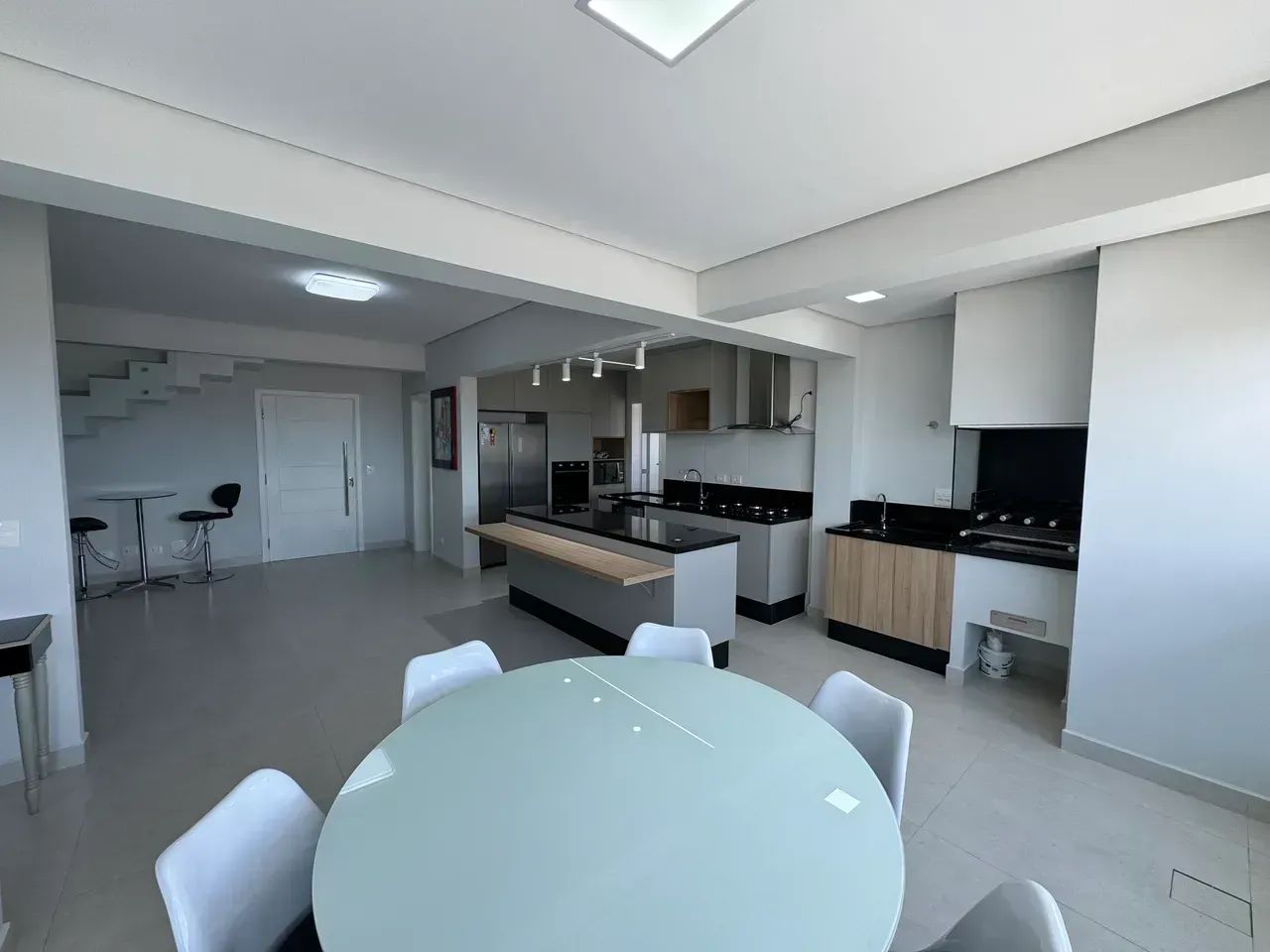 Duplex para aluguel possui 173 metros quadrados com 4 quartos - Foto 3